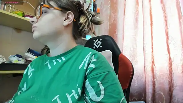 Seductive She Wolf online show from March 14, 2026, 3:28 pm