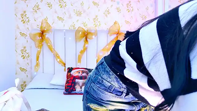 Mia-Monroe online show from November 23, 2025, 12:16 pm