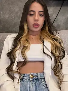 Snapshot of AbyThompson chatting on February 24, 2025, 11:52 pm AbyThompson online show from February 24, 2025, 11:52 pm