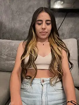 Snapshot of AbyThompson chatting on March 4, 2025, 2:38 am AbyThompson online show from March 4, 2025, 2:38 am