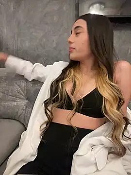 Snapshot of AbyThompson chatting on March 8, 2025, 12:00 am AbyThompson online show from March 8, 2025, 12:00 am