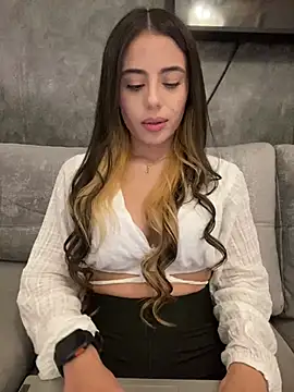 Snapshot of AbyThompson chatting on March 15, 2025, 4:13 am AbyThompson online show from March 15, 2025, 4:13 am