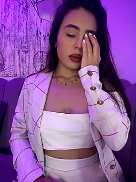 Snapshot of AbyThompson chatting on September 23, 2025, 1:03 pm AbyThompson online show from September 23, 2025, 1:03 pm