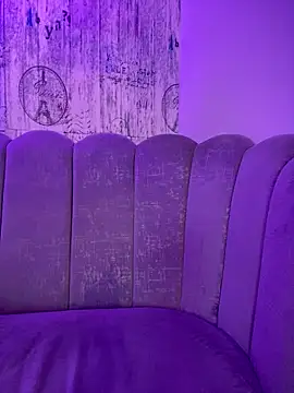 Snapshot of AbyThompson chatting on September 30, 2025, 12:15 am AbyThompson online show from September 30, 2025, 12:15 am