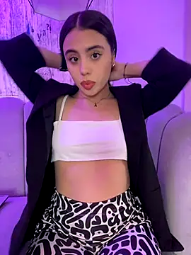 Snapshot of AbyThompson chatting on October 9, 2025, 12:14 pm AbyThompson online show from October 9, 2025, 12:14 pm