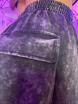 Snapshot of AbyThompson chatting on October 13, 2025, 3:45 pm AbyThompson online show from October 13, 2025, 3:45 pm