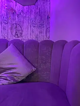 Snapshot of AbyThompson chatting on November 18, 2025, 2:54 pm AbyThompson online show from November 18, 2025, 2:54 pm