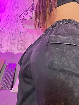 Snapshot of AbyThompson chatting on March 1, 2026, 1:35 pm AbyThompson online show from March 1, 2026, 1:35 pm