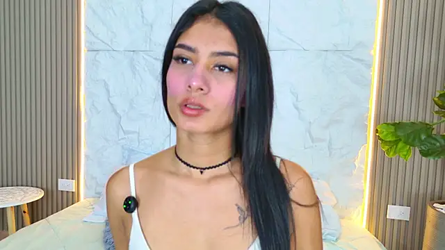 LaurenRodriiguez online show from April 5, 2026, 2:14 pm