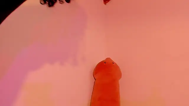 HarleyRedd online show from February 14, 2025, 12:57 pm