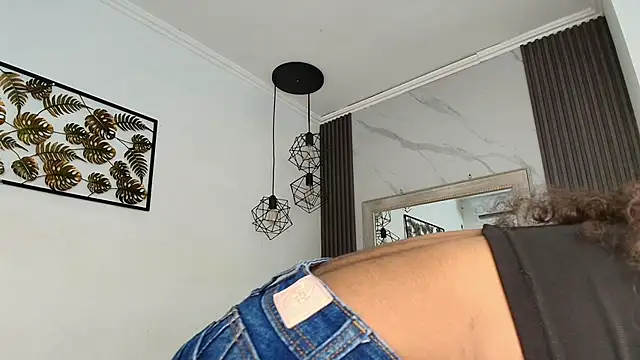 ashley lemus online show from February 18, 2025, 12:28 pm