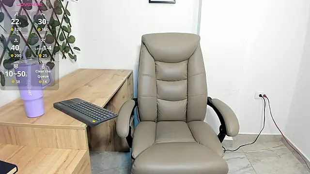 Madeleine  w online show from February 13, 2026, 12:06 am