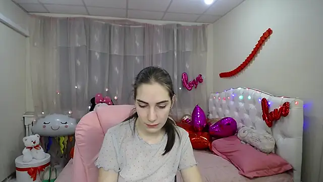 Snapshot of NikaStark_ chatting on February 3, 2025, 10:32 pm NikaStark online show from February 3, 2025, 10:32 pm