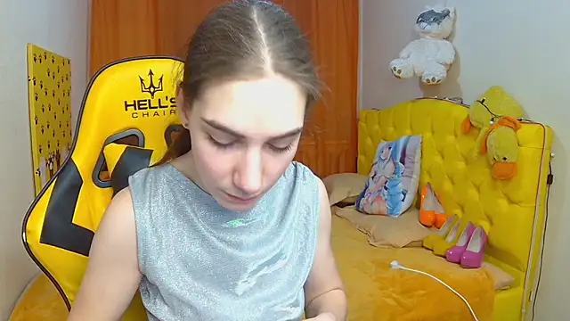 Snapshot of NikaStark_ chatting on February 5, 2025, 7:20 pm NikaStark online show from February 5, 2025, 7:20 pm