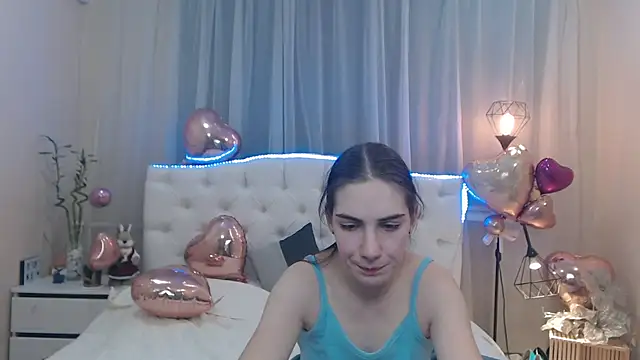 Snapshot of NikaStark_ chatting on February 13, 2025, 2:01 am NikaStark online show from February 13, 2025, 2:01 am