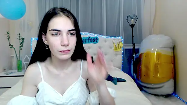 Snapshot of NikaStark_ chatting on October 8, 2025, 6:11 am NikaStark online show from October 8, 2025, 6:11 am