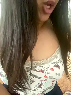 Snapshot of yassminsexy22 chatting on November 22, 2025, 11:31 am yassminsexy22 online show from November 22, 2025, 11:31 am