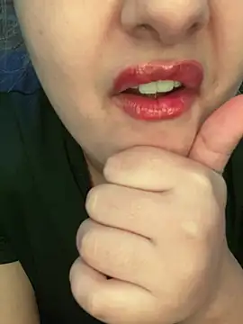 Snapshot of yassminsexy22 chatting on February 13, 2026, 9:33 pm yassminsexy22 online show from February 13, 2026, 9:33 pm