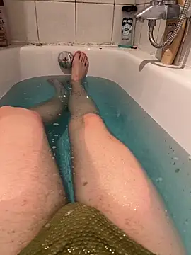 Snapshot of Michaela1222 chatting on November 6, 2025, 9:48 pm Michaela1222 online show from November 6, 2025, 9:48 pm