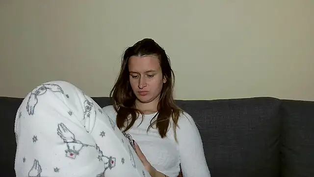 Submissive love online show from February 3, 2025, 8:03 pm