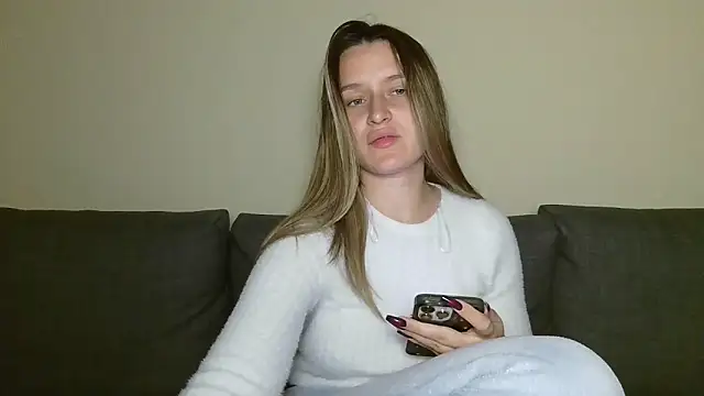 Submissive love online show from March 17, 2025, 9:13 pm