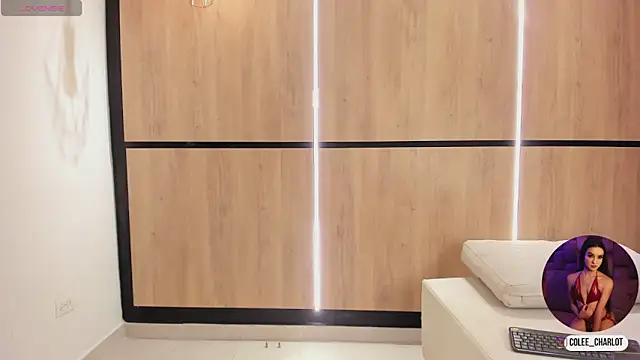 charlotte colee online show from November 13, 2025, 11:42 am