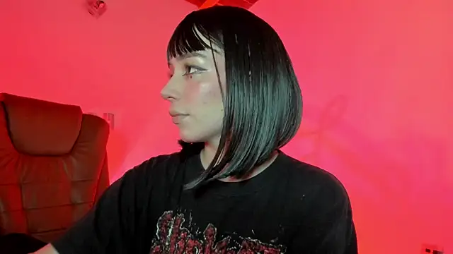 sweeet peach online show from December 22, 2025, 7:16 am