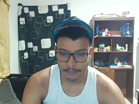 Snapshot of CharlesLeeRay chatting on October 17, 2025, 2:59 am CharlesLeeRay online show from October 17, 2025, 2:59 am