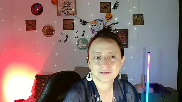 catalinamommyx online show from October 27, 2025, 11:09 pm