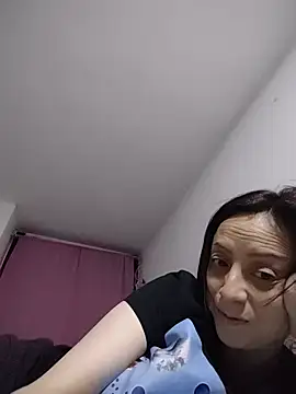 catalinamommyx online show from July 9, 2026, 12:04 am