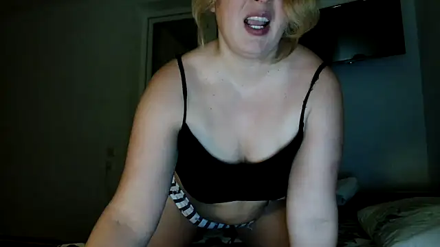 Snapshot of _CattrinaVegas_ chatting on December 26, 2024, 7:05 pm  CattrinaVegas  online show from December 26, 2024, 7:05 pm