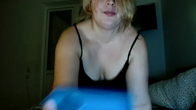 Snapshot of _CattrinaVegas_ chatting on December 30, 2024, 7:11 pm  CattrinaVegas  online show from December 30, 2024, 7:11 pm