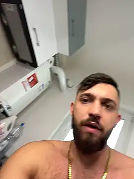 LoveIsBlind  online show from December 9, 2024, 10:11 am