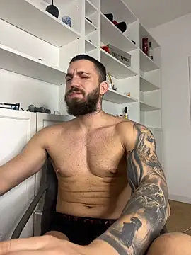 LoveIsBlind  online show from October 3, 2025, 4:09 am