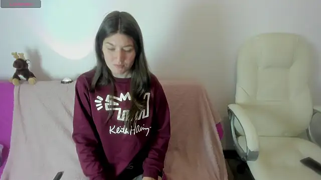 Tesa cute online show from October 28, 2025, 8:51 am