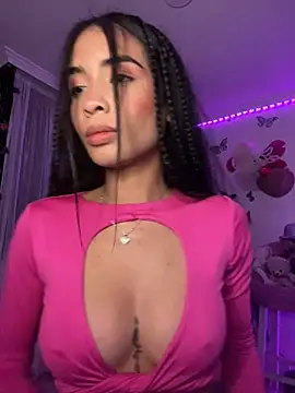 Snapshot of lina_pink chatting on December 27, 2024, 6:46 am lina pink online show from December 27, 2024, 6:46 am