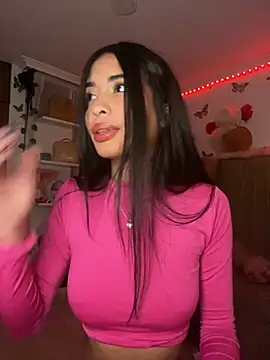 Snapshot of lina_pink chatting on January 18, 2025, 7:28 am lina pink online show from January 18, 2025, 7:28 am