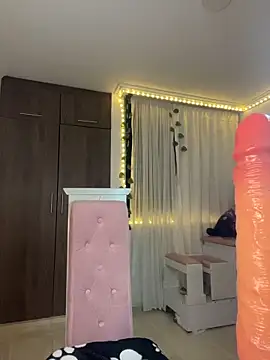 lina pink online show from February 26, 2026, 3:05 am