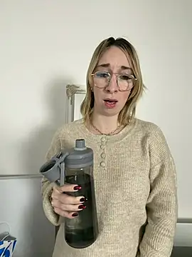 Snapshot of Giuliana_baby chatting on February 7, 2026, 9:18 pm Giuliana baby online show from February 7, 2026, 9:18 pm