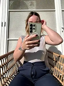 Snapshot of Giuliana_baby chatting on February 19, 2026, 9:38 am Giuliana baby online show from February 19, 2026, 9:38 am