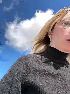 Snapshot of Giuliana_baby chatting on March 1, 2026, 10:39 am Giuliana baby online show from March 1, 2026, 10:39 am