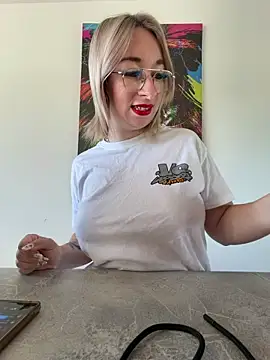 Snapshot of Giuliana_baby chatting on April 30, 2026, 7:14 am Giuliana baby online show from April 30, 2026, 7:14 am