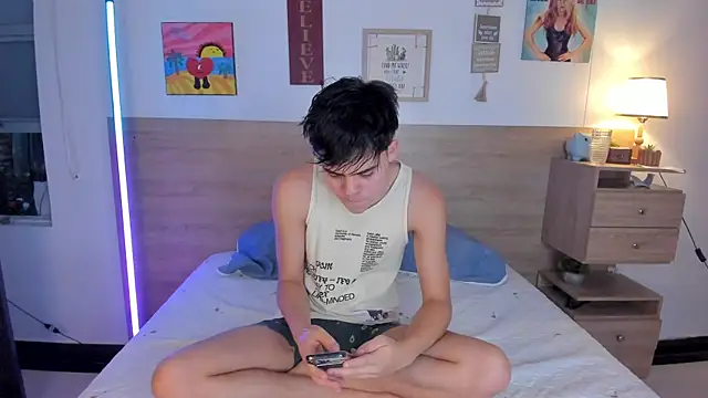 justinbiler online show from October 10, 2025, 1:10 pm