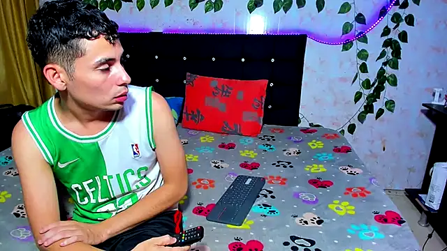 Alexander and Xiao online show from January 5, 2025, 1:24 am