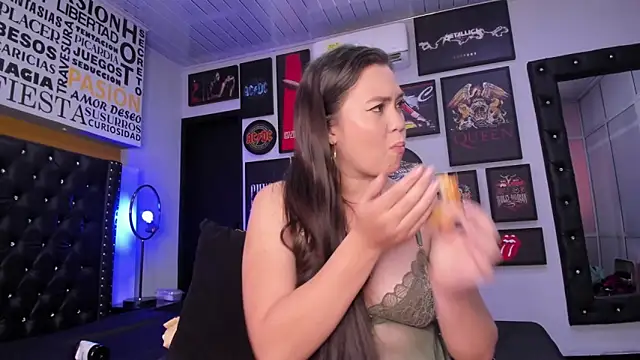 MADISSONLOVE  online show from March 5, 2025, 3:18 pm