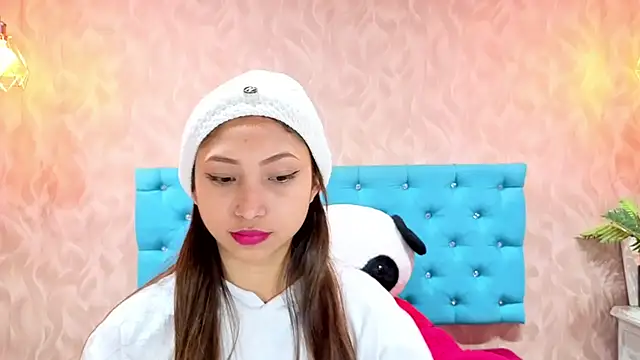 MadelineDoll online show from April 7, 2026, 2:17 pm