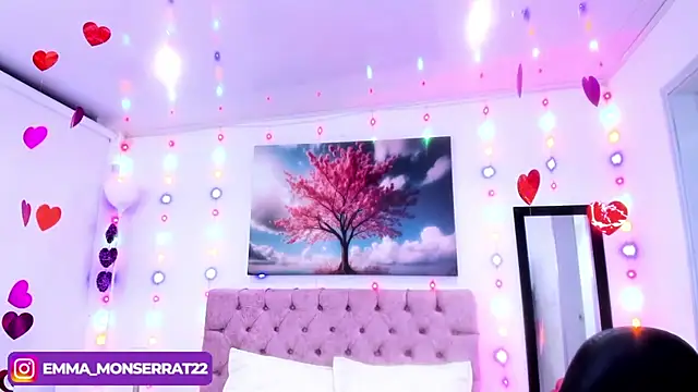 Snapshot of Emma_monserrat chatting on January 24, 2025, 10:21 am Emma monserrat online show from January 24, 2025, 10:21 am