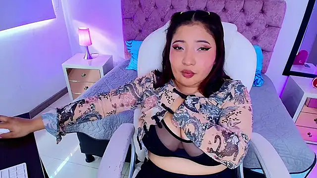 Snapshot of Emma_monserrat chatting on September 26, 2025, 7:29 pm Emma monserrat online show from September 26, 2025, 7:29 pm