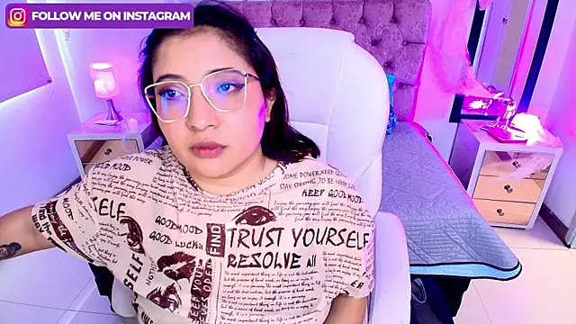 Snapshot of Emma_monserrat chatting on October 9, 2025, 7:34 pm Emma monserrat online show from October 9, 2025, 7:34 pm