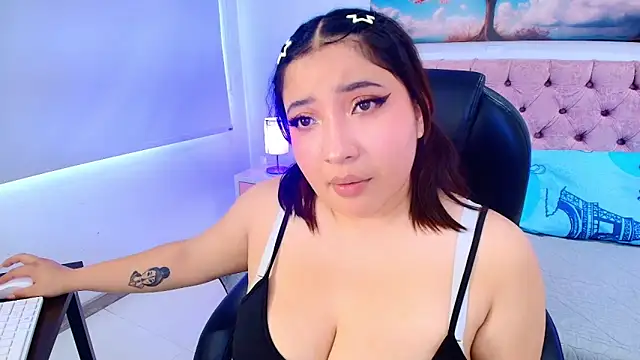 Emma monserrat online show from January 13, 2026, 8:25 pm